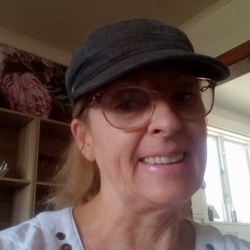 Karen is looking for singles for a date